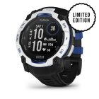 Garmin Instinct 3 Solar GPS Okosóra – 50 mm, Napelemes Töltés (Limited Edition – Homokkő Tok, Fekete/Kék Szilikon Szíjjal)
